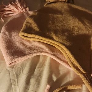 Set of 2 fleece hats
